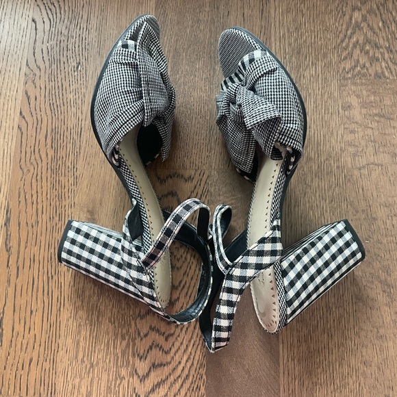 Circus by Sam Edelman Pumps with Bows, Size 8.5. - Picture 9 of 9